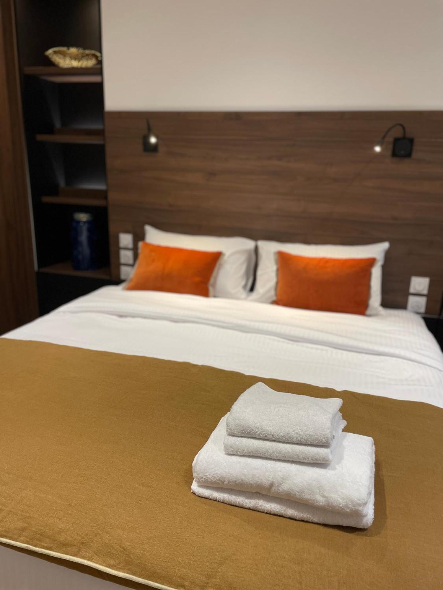 La Fleur De Sel Hotel Онфльор Екстериор снимка